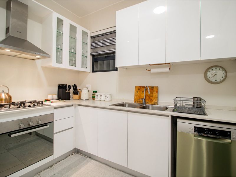 Stylish 1-Bedroom Apartment for sale - Photo 2