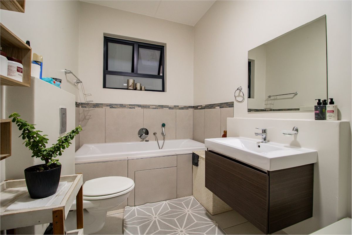 Stylish 1-Bedroom Apartment for sale - Photo 4