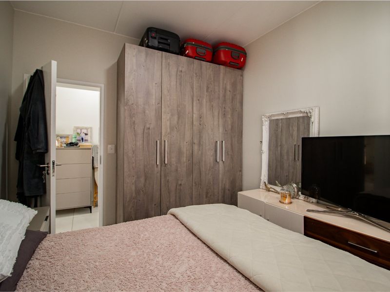 Stylish 1-Bedroom Apartment for sale - Photo 7