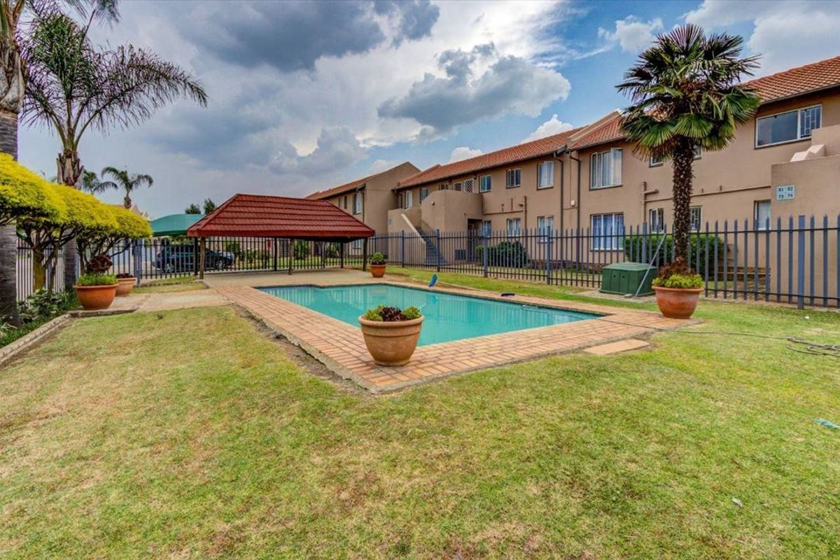 Charming Two-Bedroom Home with Pool and Carport - Photo 3