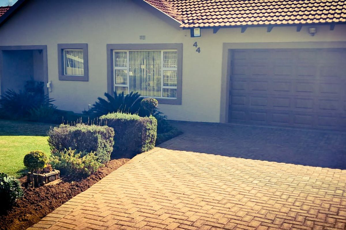 Spacious & Immaculate Family Home in Rant & Dal - Photo 2