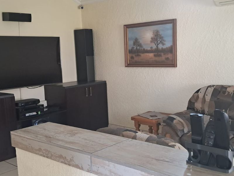 Spacious & Immaculate Family Home in Rant & Dal - Photo 3