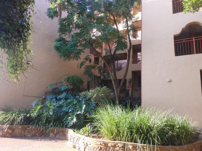 Perfect Family Living in a Secure, Child-Friendly Complex - Photo 1