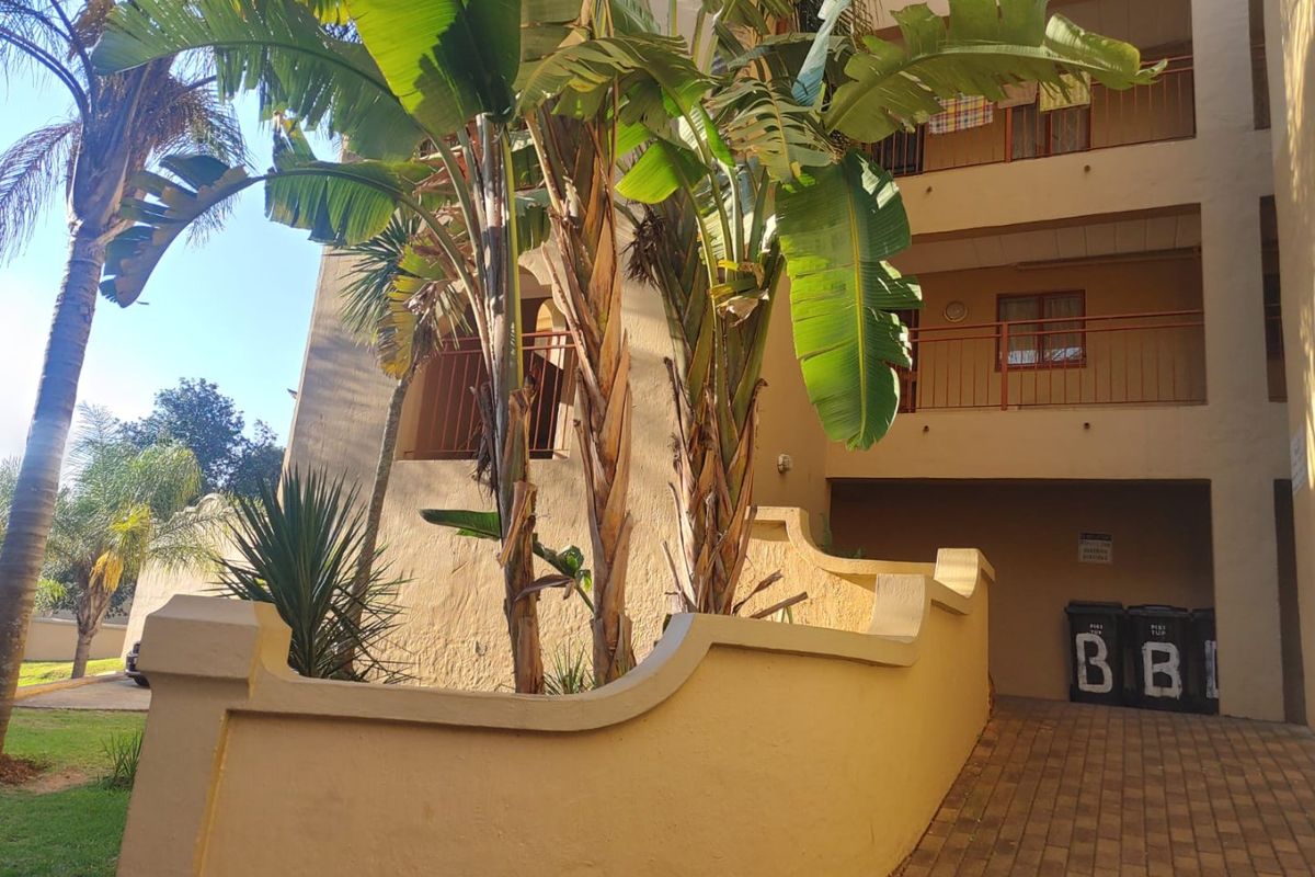 Perfect Family Living in a Secure, Child-Friendly Complex - Photo 4