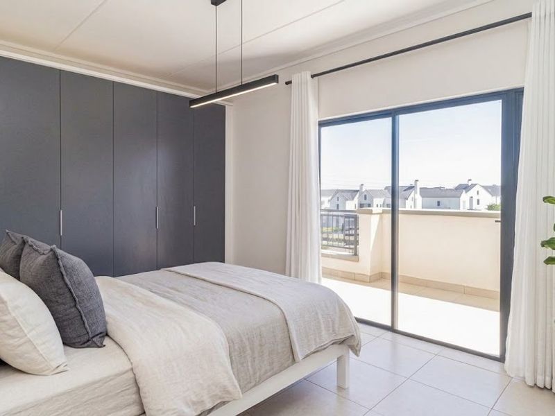 BRAND NEW LISTING - Available 01 September - 1 Bed Apartment in The Huntsman Lifestyle Estate  - Photo 4