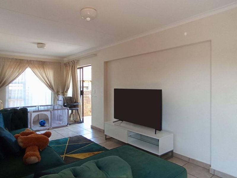 Stunning property for sale at Blue Valley - Photo 8