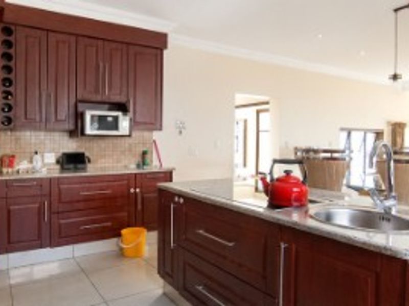 Stunning property for sale at Blue Valley - Photo 4