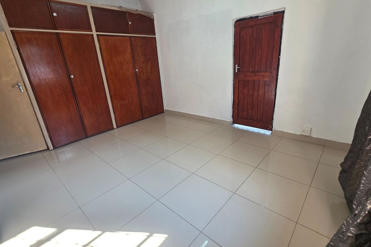 3 Bedroom 1.5 bathroom cottage to let in Erasmia - Photo 5
