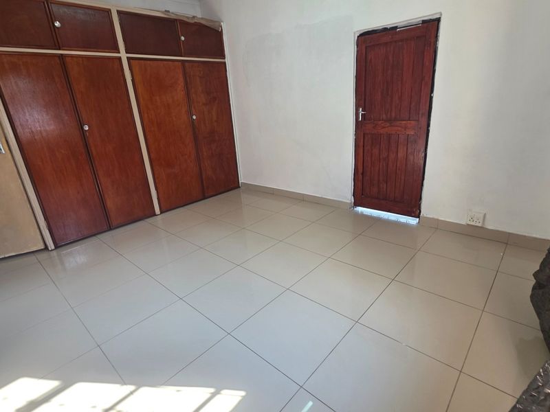 3 Bedroom 1.5 bathroom cottage to let in Erasmia - Photo 5