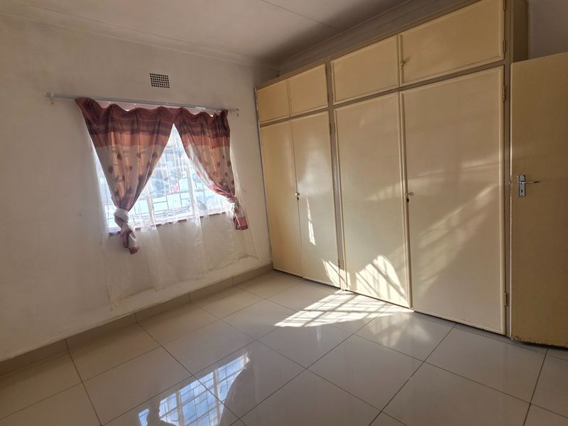 3 Bedroom 1.5 bathroom cottage to let in Erasmia - Photo 9