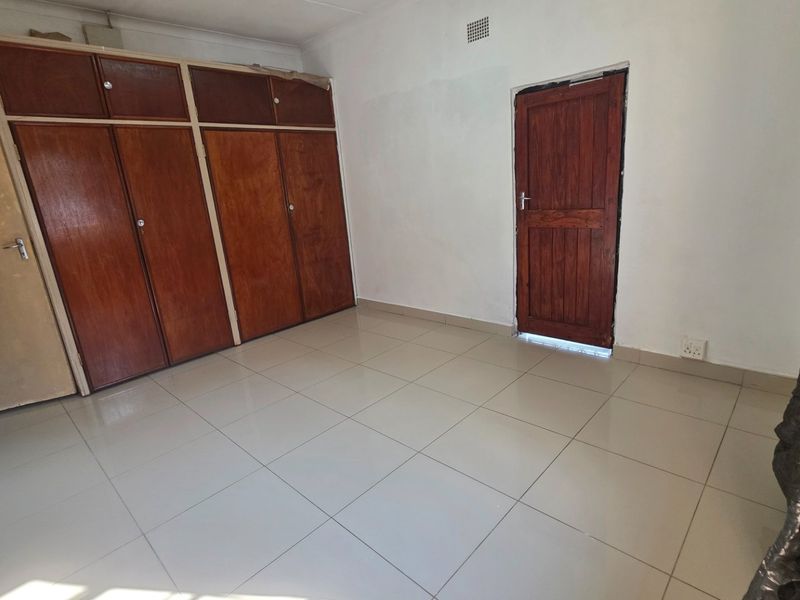 3 Bedroom 1.5 bathroom cottage to let in Erasmia - Photo 6