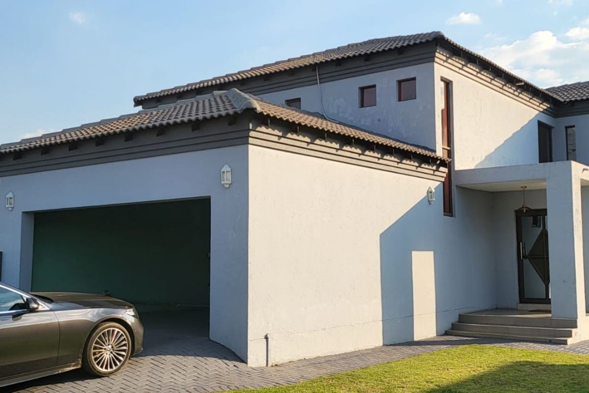 BEAUTIFUL HOME FOR SALE! - Photo 2