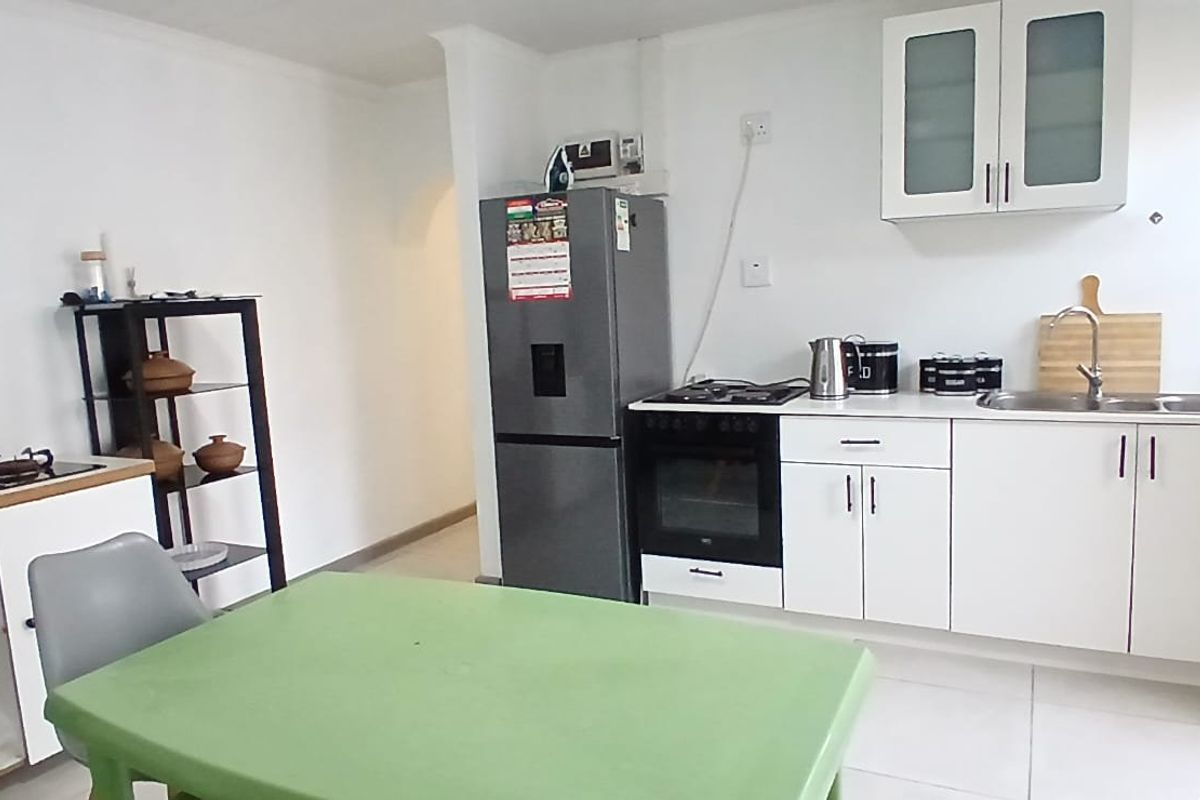 Two bedroom flatlet/Separate entrance - Photo 4