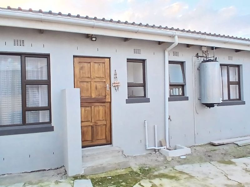 Two bedroom flatlet/Separate entrance - Photo 1