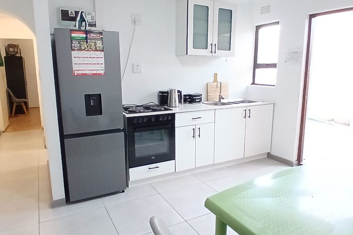 Two bedroom flatlet/Separate entrance - Photo 2