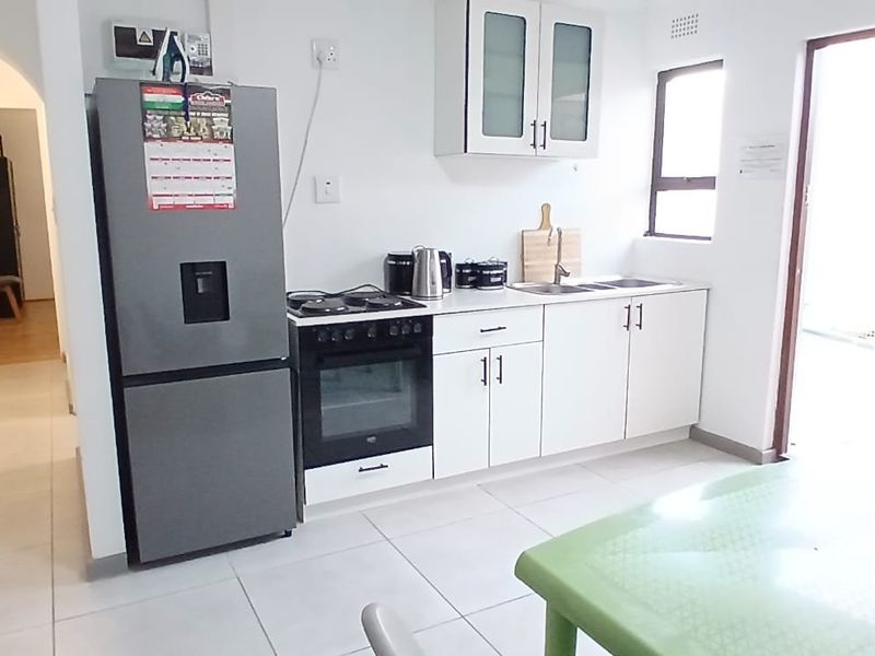 Two bedroom flatlet/Separate entrance - Photo 2