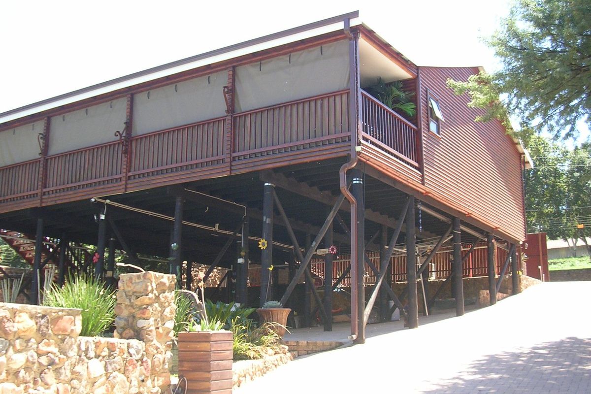 2 Bedroom Riverfront House in Vaaloewer - Photo 2