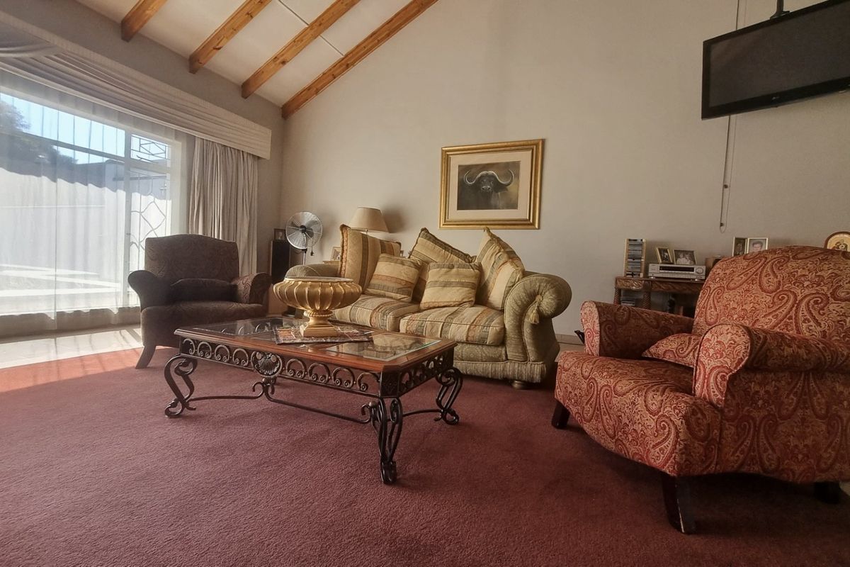 A home with stories to tell and space to live them in Arcon Park - Photo 5