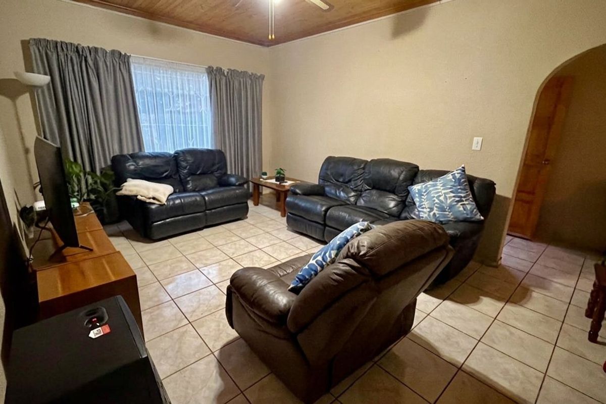Exceptionally well kept family home in Stilfontein   - Photo 5