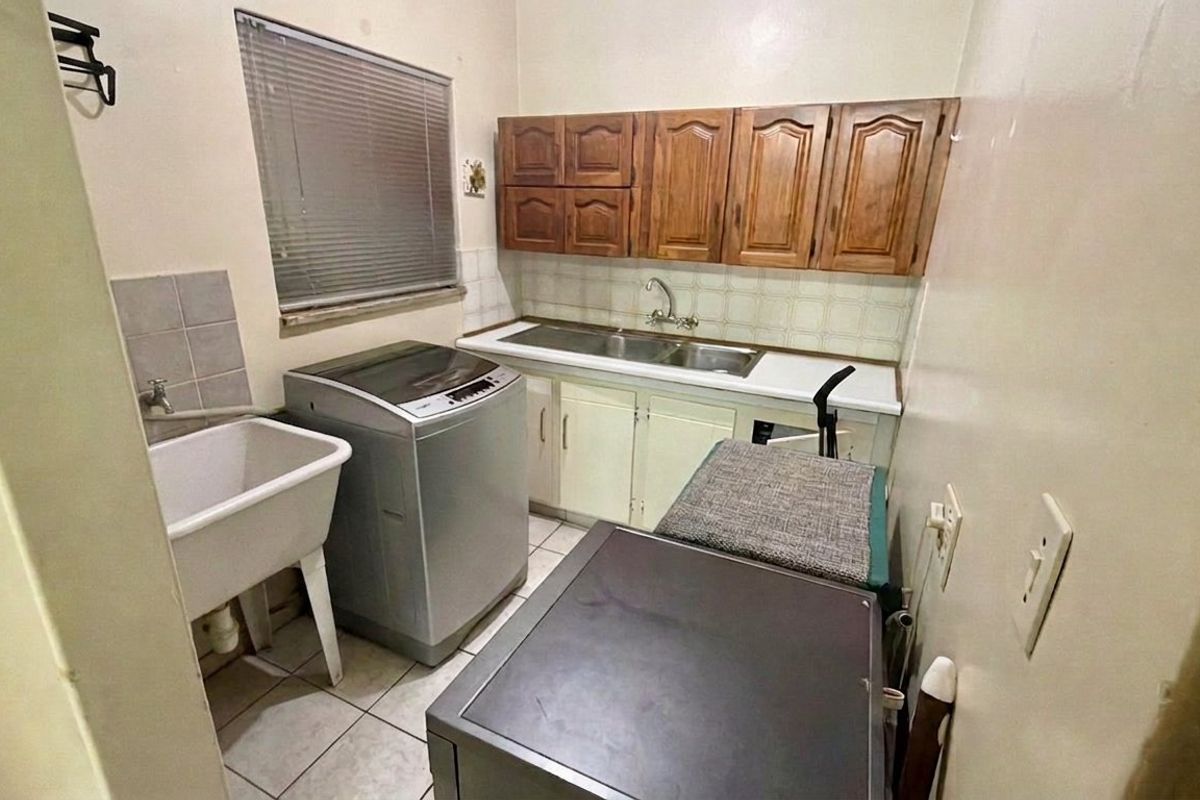 Exceptionally well kept family home in Stilfontein   - Photo 4