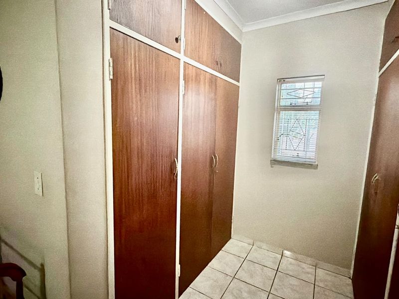 Exceptionally well kept family home in Stilfontein   - Photo 9