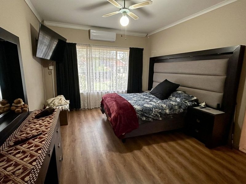 Exceptionally well kept family home in Stilfontein   - Photo 7
