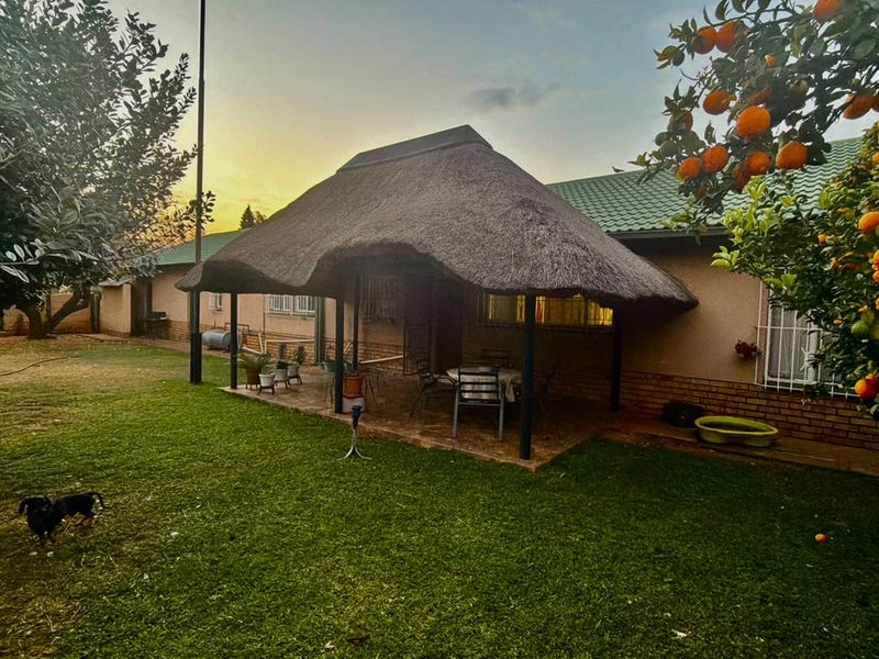 Exceptionally well kept family home in Stilfontein   - Photo 1