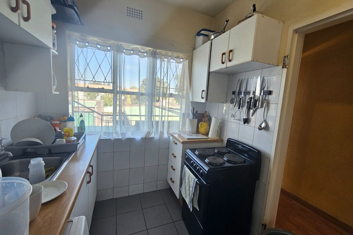 Spacious 2 Bedroom Apartment in Secure Beverly View Complex - Photo 5