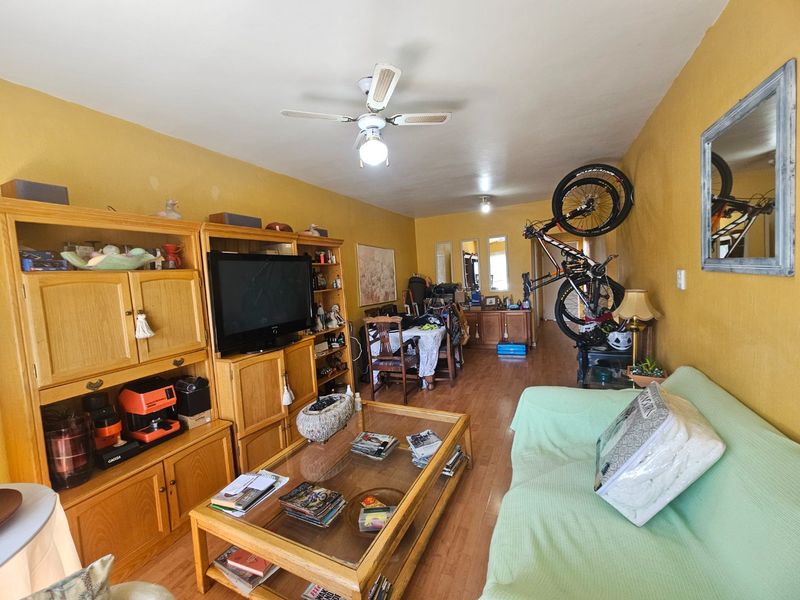 Spacious 2 Bedroom Apartment in Secure Beverly View Complex - Photo 9