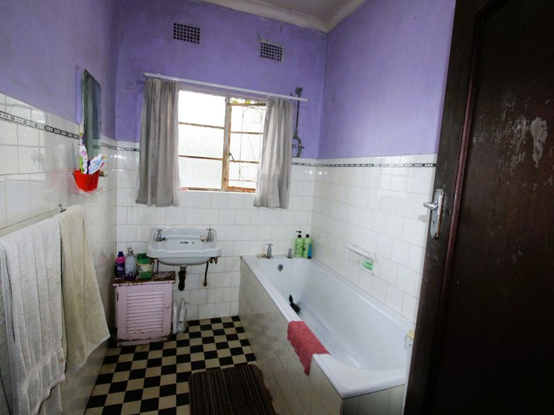 Great Investment!  Golden Oldie with Endless Potential - Photo 10