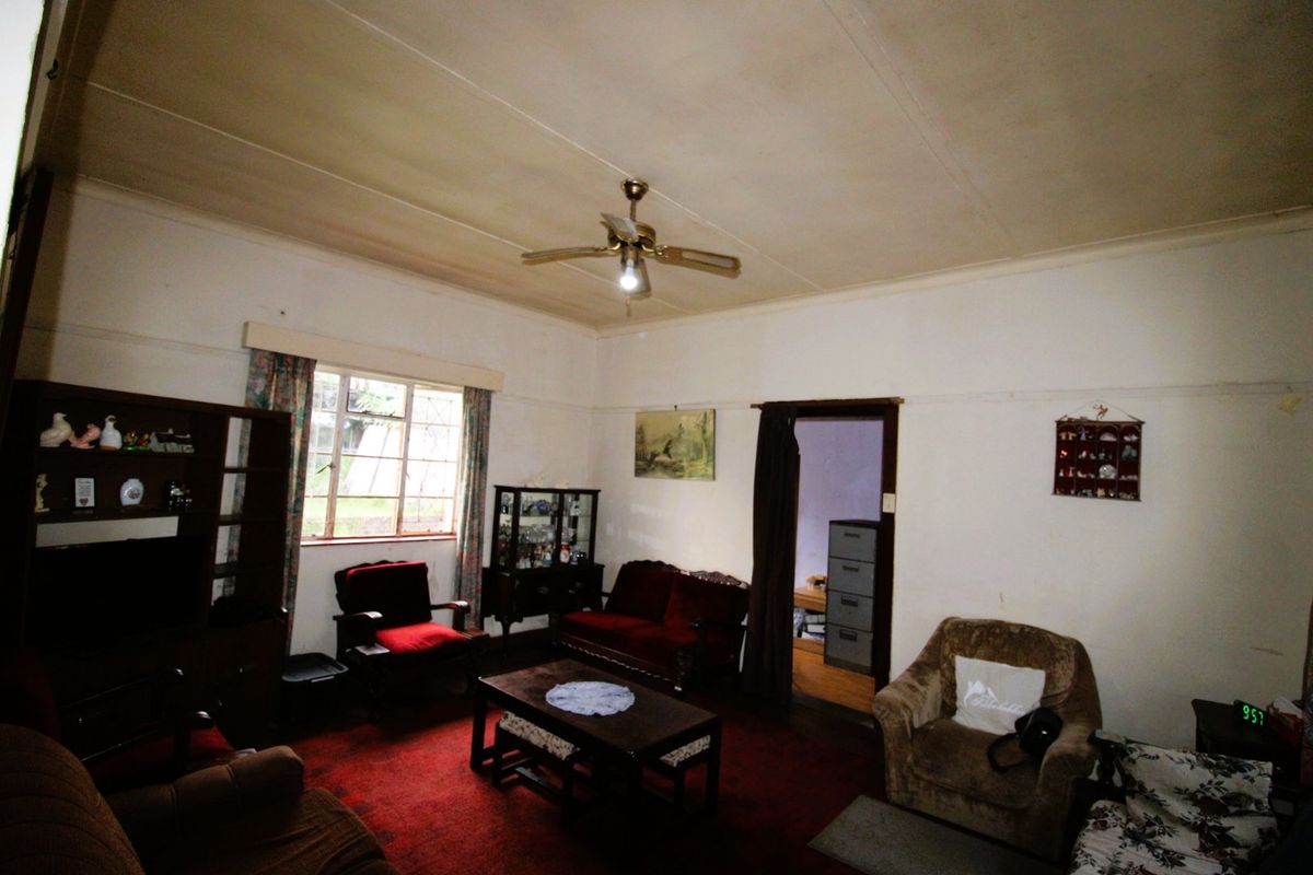 Great Investment!  Golden Oldie with Endless Potential - Photo 3