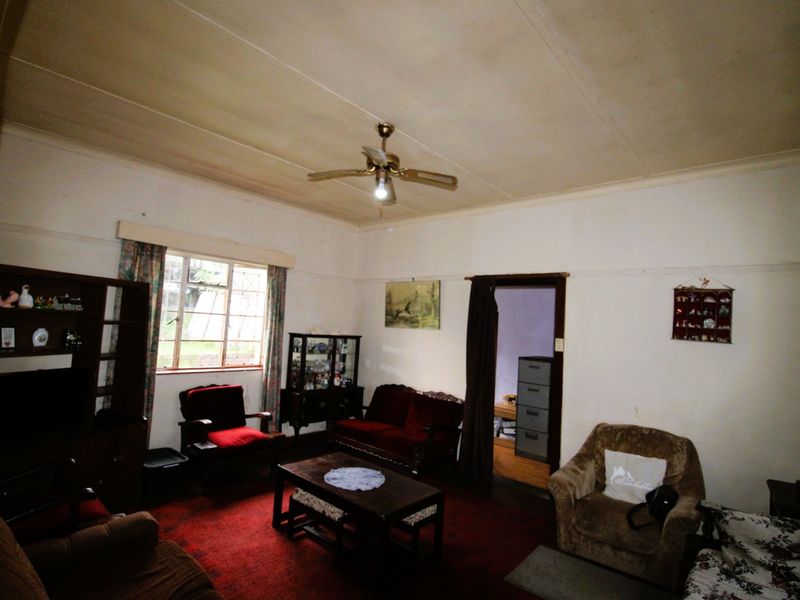 Great Investment!  Golden Oldie with Endless Potential - Photo 3