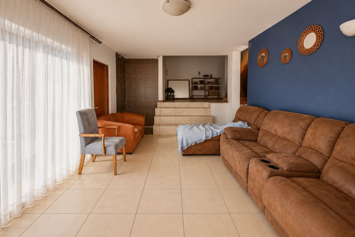 Family home with balcony and braai oasis and lots of potential to split in 2 homes! - Photo 5