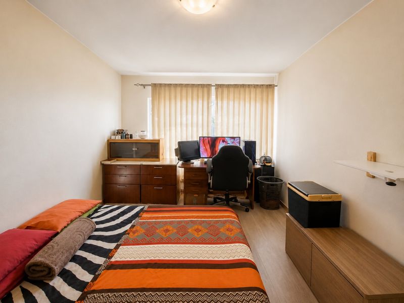 Family home with balcony and braai oasis and lots of potential to split in 2 homes! - Photo 8