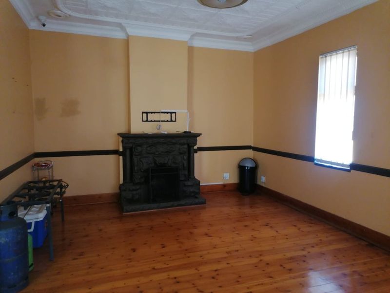 SPACIOUS FAMILY HOME WITH COTTAGES & EXCELLENT ENTERTAINMENT FEATURES! - Photo 7