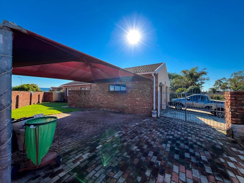 Spacious 3 Bedroom Family Home with Great Entertainment Features - Photo 7