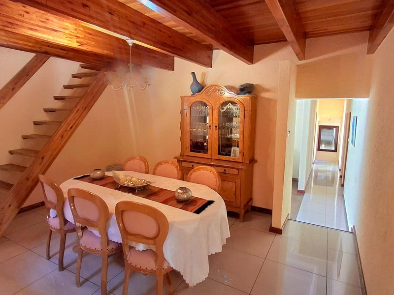 Neat and Well-Maintained Family Home with 3 Bedrooms and 2 Bathrooms - Photo 4