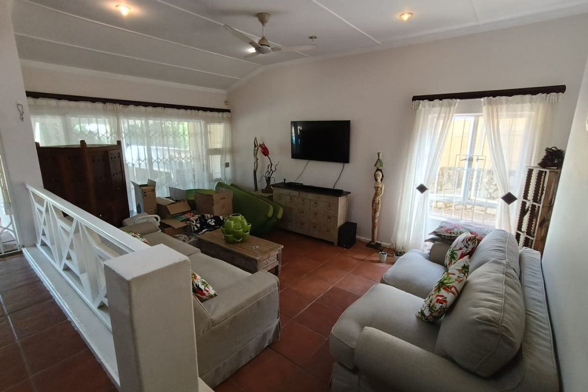 To Let in La Lucia, 3 bedroom pet friendly house with pool. - Photo 5