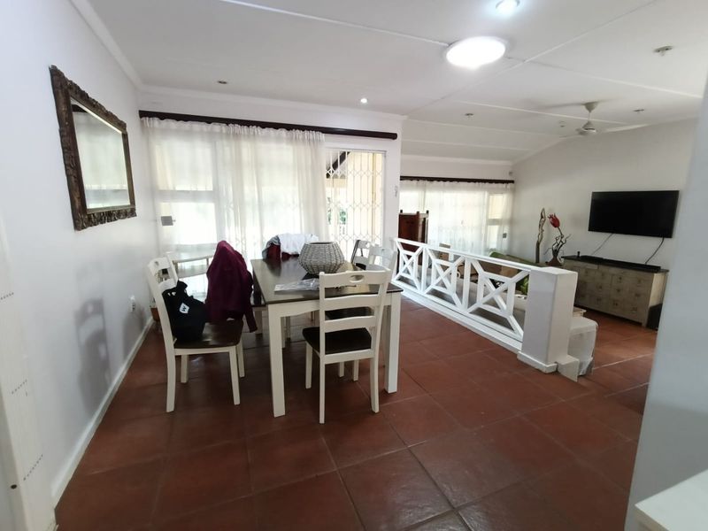 To Let in La Lucia, 3 bedroom pet friendly house with pool. - Photo 7
