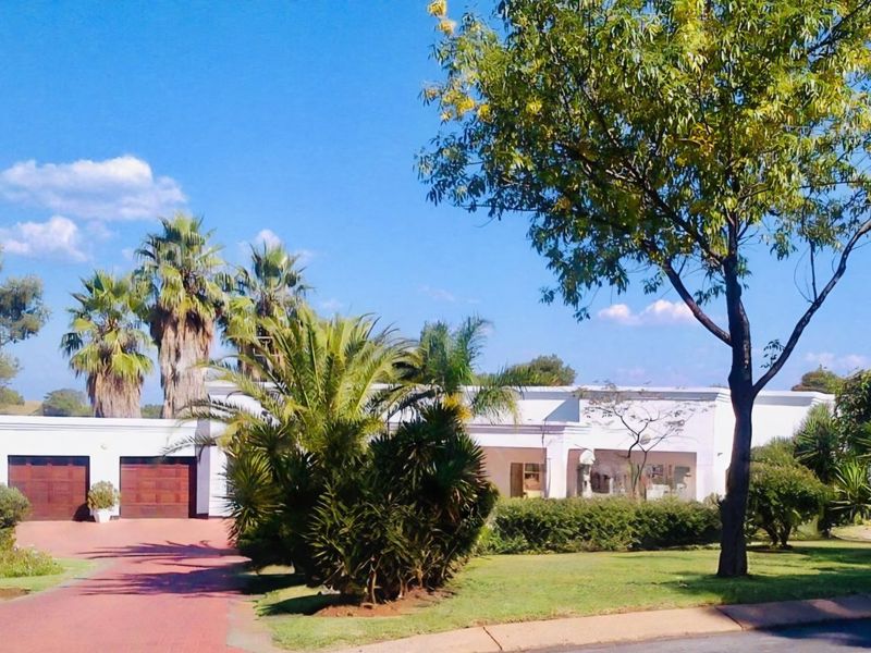 Elegant and spacious family home to let in Erasmia - Photo 1