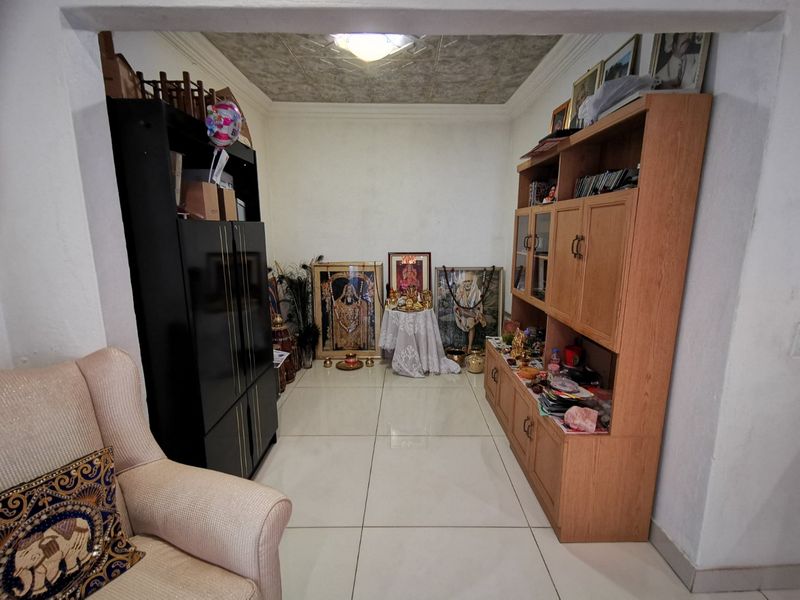 Elegant and spacious family home to let in Erasmia - Photo 10