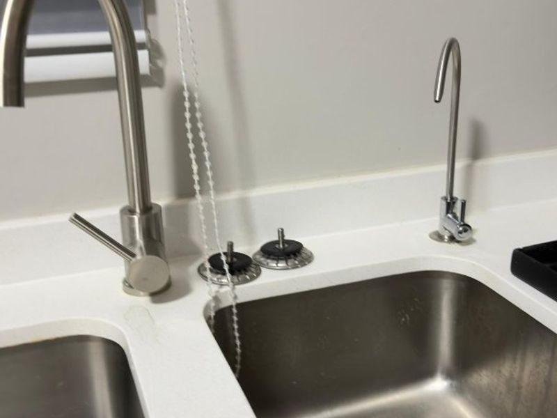 3 bedroom Apartment in waterfall Manor  - Photo 4