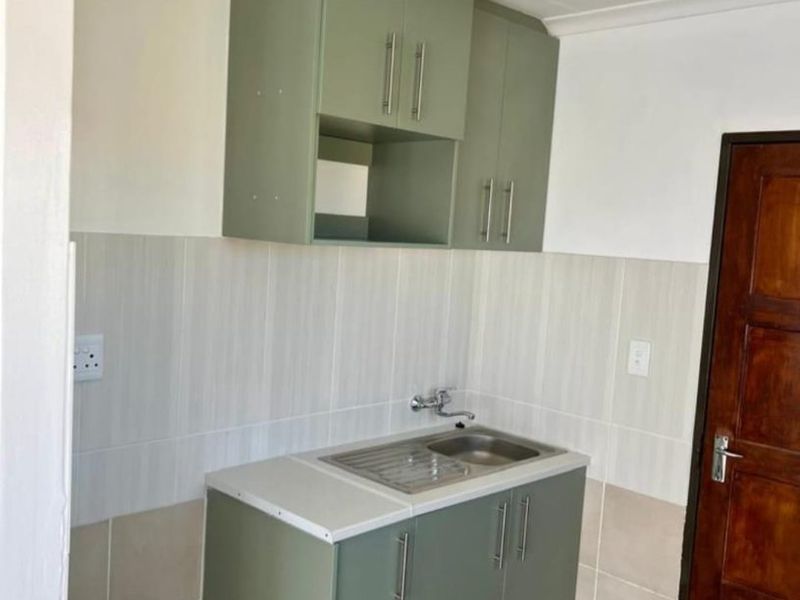 Spacious 3 Bedroom Family Home For Sale with great Expansion Potential - Photo 7