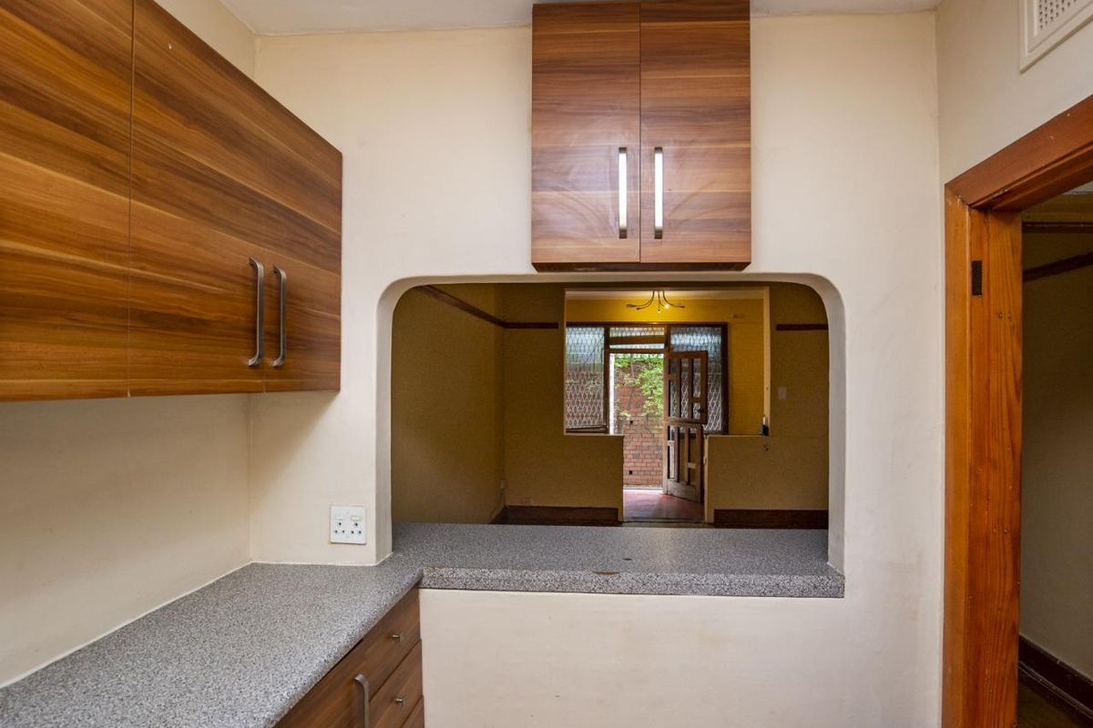 Spacious 1.5 Bedroom Apartment in Jubilee, Opposite Spar  - Photo 4