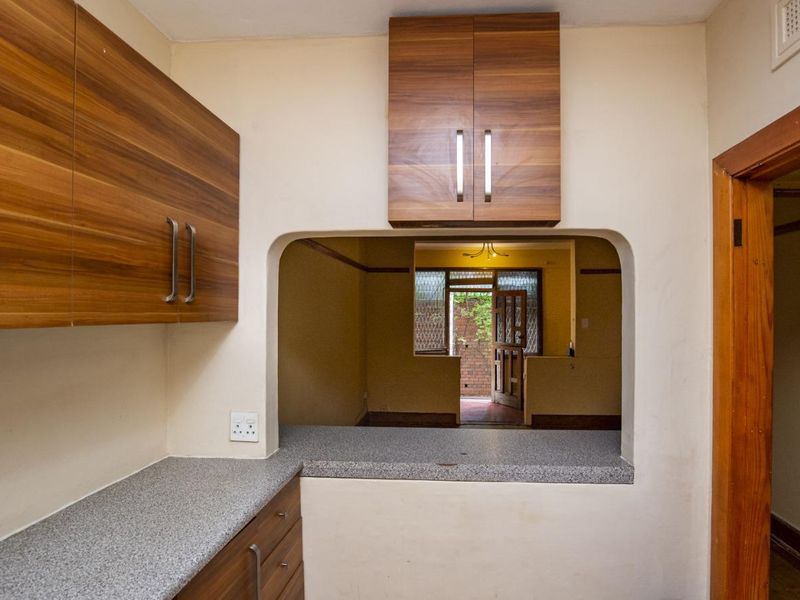 Spacious 1.5 Bedroom Apartment in Jubilee, Opposite Spar  - Photo 4