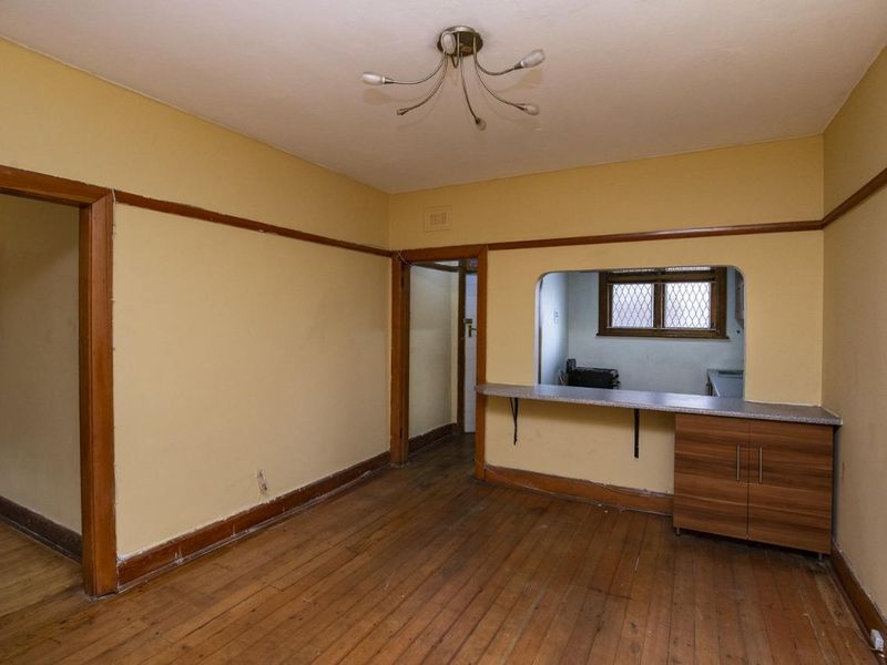 Spacious 1.5 Bedroom Apartment in Jubilee, Opposite Spar  - Photo 9