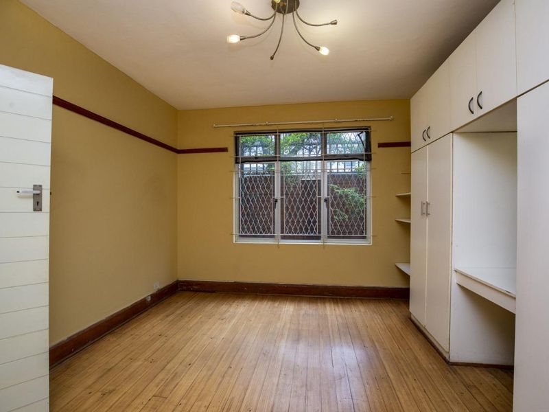 Spacious 1.5 Bedroom Apartment in Jubilee, Opposite Spar  - Photo 2