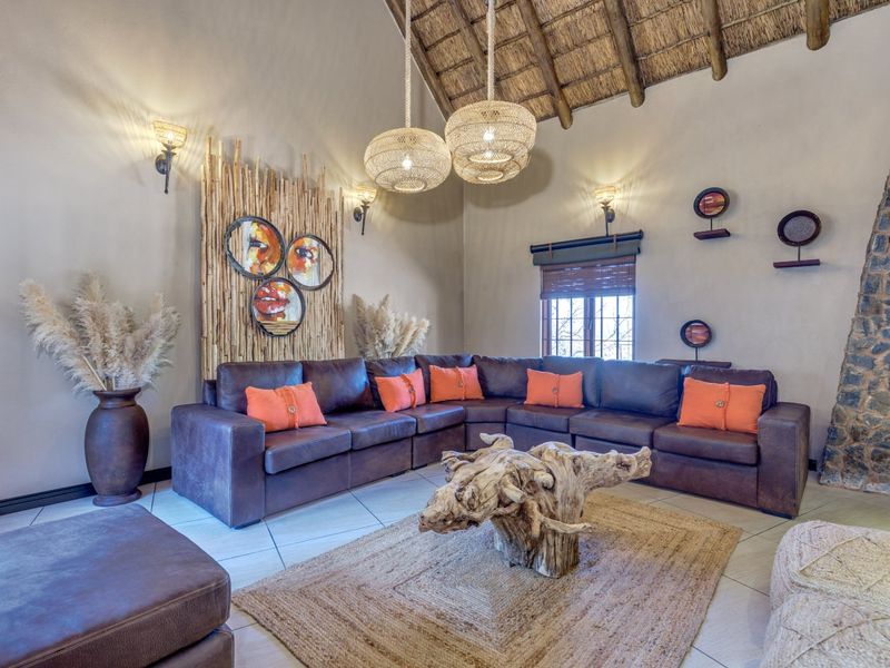 Stunning Off-Grid Luxury Residence with Spectacular Views and Exceptional Lifestyle Living - Photo 6