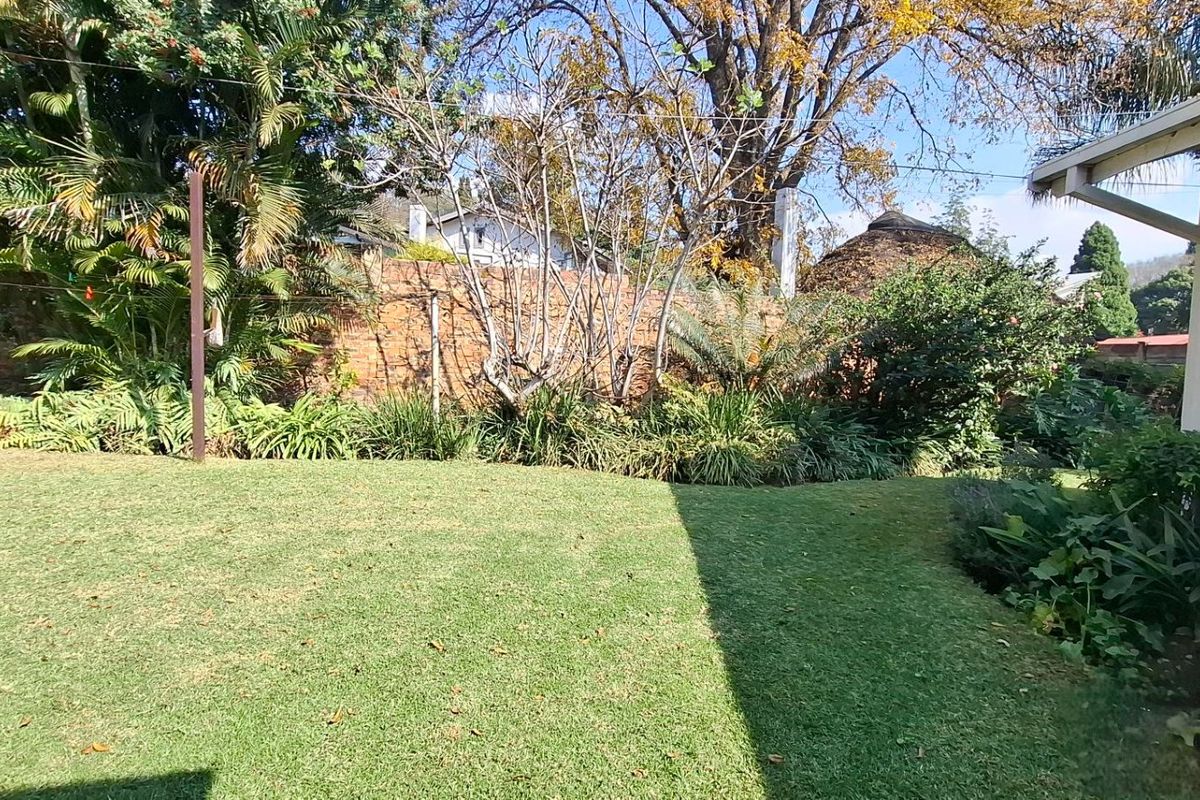 Elegant Queenswood Oasis with 3 Beds and Borehole - Photo 4