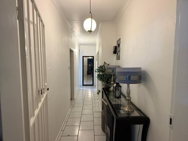4-Bedroom 2-Bathroom house for Sale in Norkem Park - Photo 8